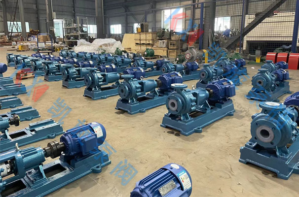 IHF氟合金離心泵發(fā)貨現(xiàn)場